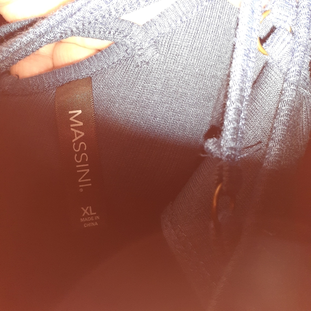 NWOT BLOUSE - Picture 3 of 4